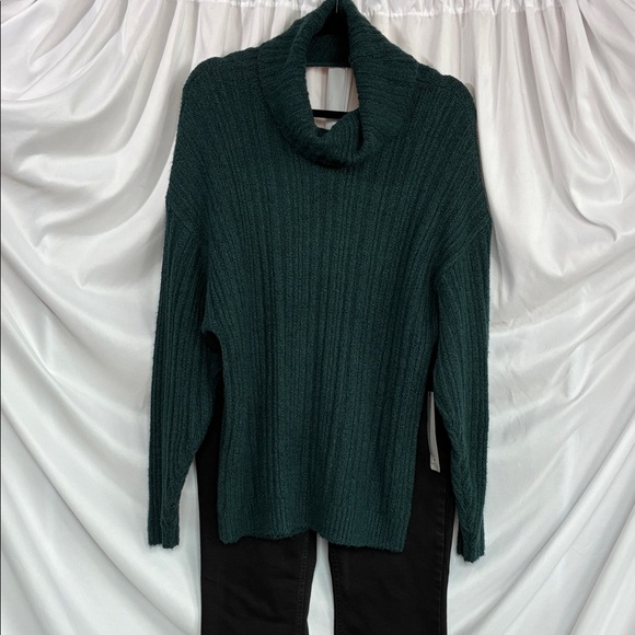 CAbi Sweaters - Cabi Tryst Sweater